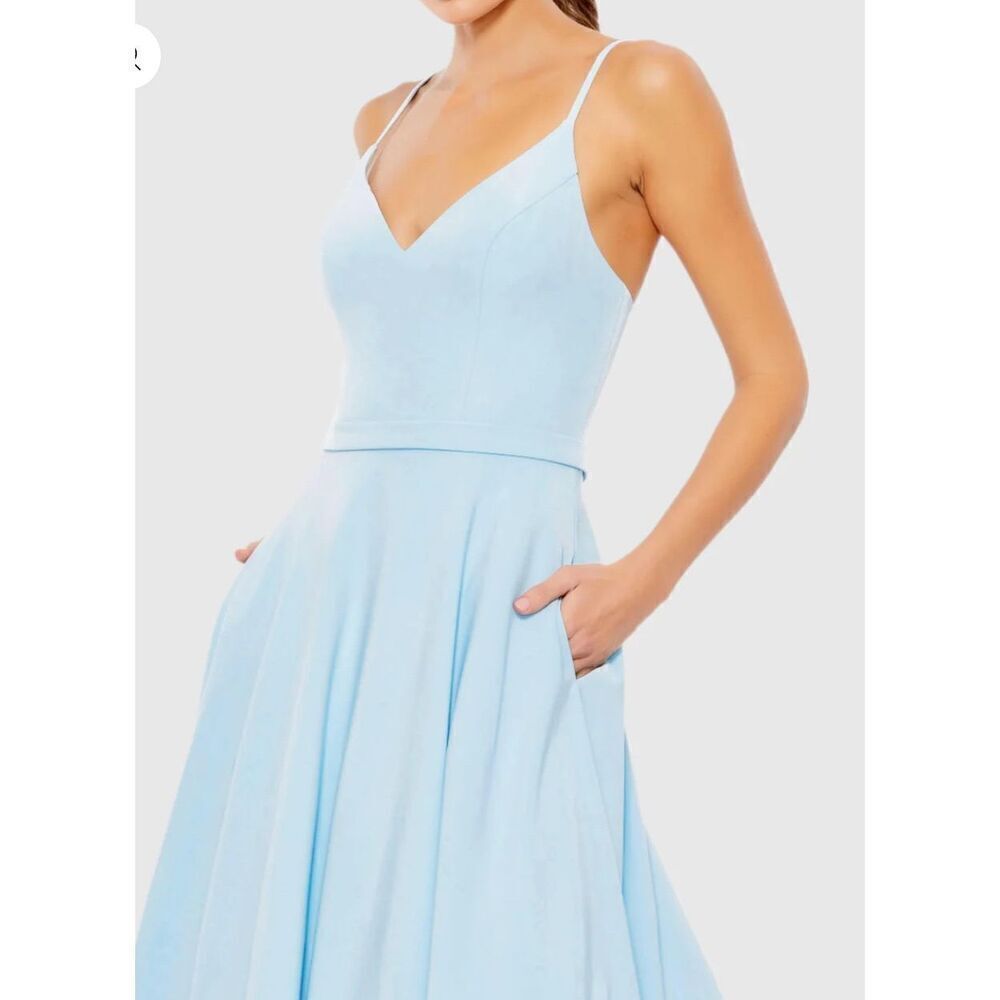 IEENA FOR MAC DUGGAL Light Blue Classic A-Line V-Neck Ballgown NWOT Size 4 - Picture 2 of 6